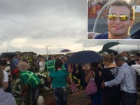 03/11/2015 - Corpo de piloto de avião que morreu após acidente é enterrado em Rio Verde 